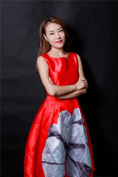 只做自己，不做花瓶，美女总裁追求梦想yb服输