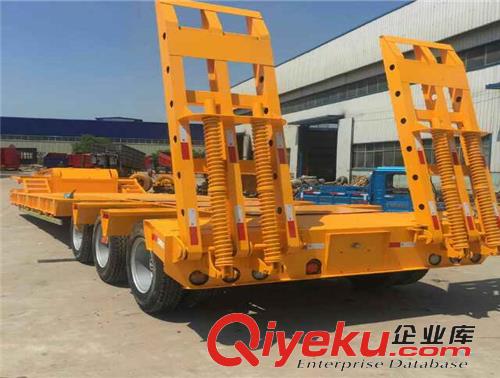 出售新款挖掘機拖板半掛車廠家直銷