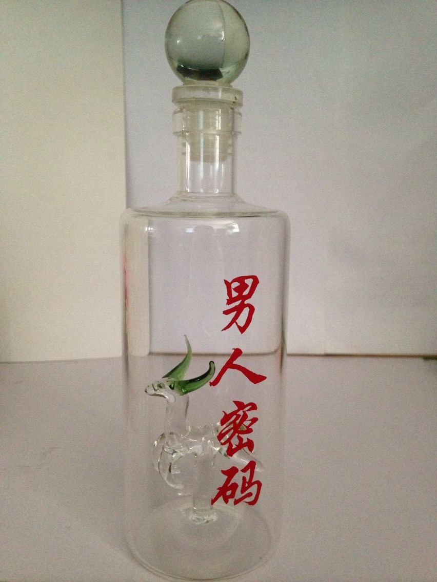 瓶內(nèi)小鹿造型玻璃酒瓶空心鹿茸血酒玻璃酒瓶空心異形玻璃酒瓶