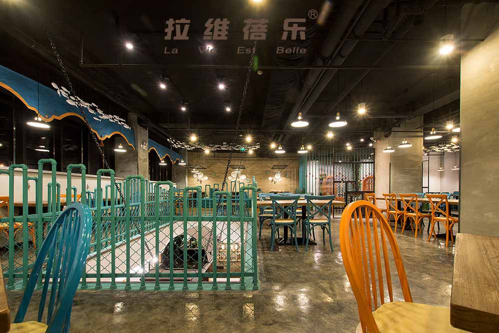 供應西安輕食餐廳二人方桌廠家定做