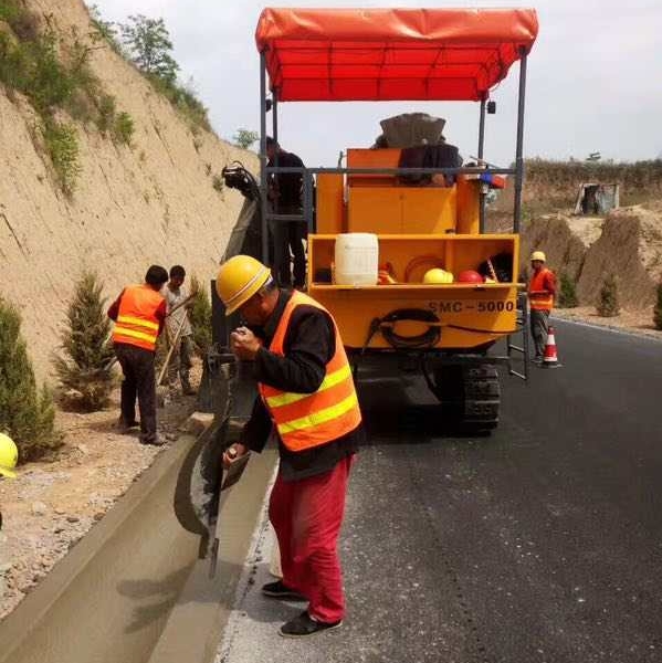 路沿石滑膜成型机 小型沟渠加工 路肩儿滑膜 道沿