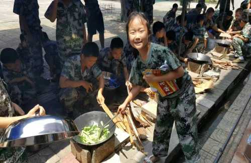 青春期女孩叛逆怎么办/正规戒网瘾教育学校/明日之星青少年成长