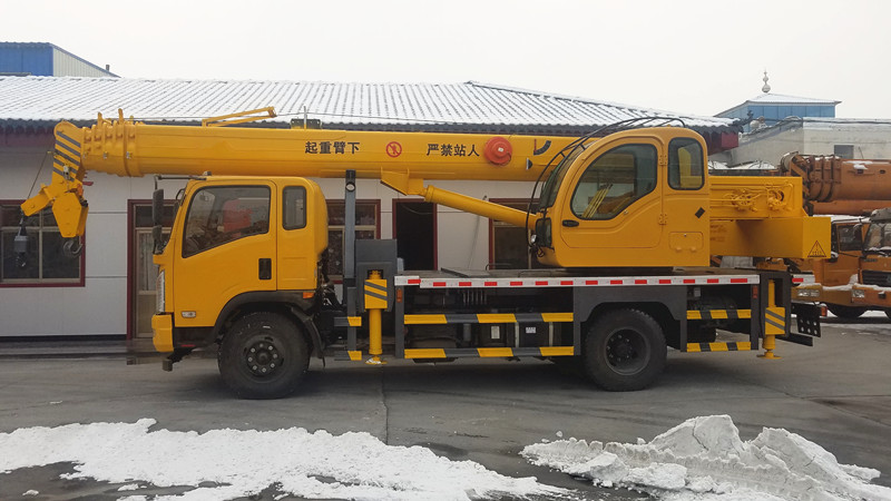 東風吊車12噸吊車國五12噸汽車吊車