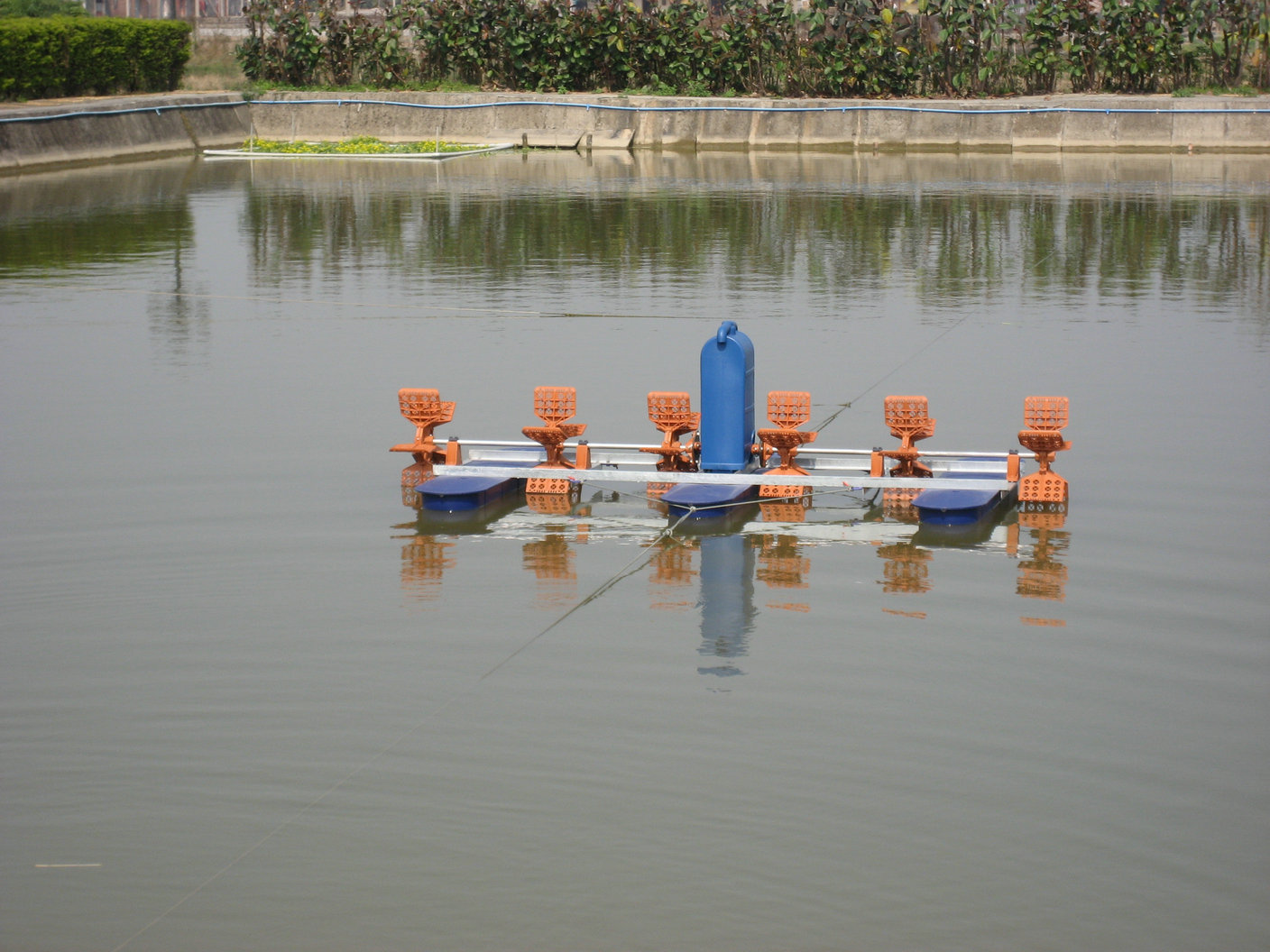 廠家新款國標{bfb}銅線魚塘六葉輪水車式增氧機2.2KW   