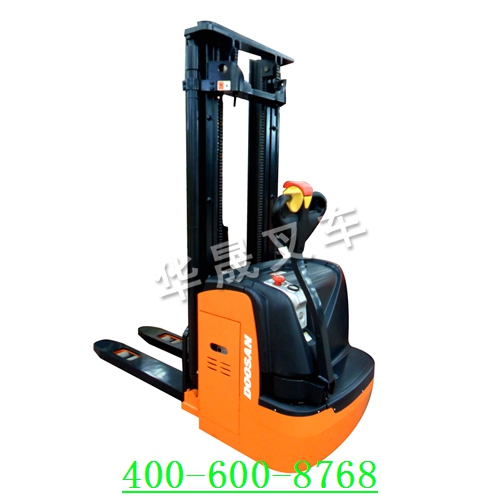 市北區(qū)柳工內(nèi)燃側(cè)面叉車促銷：煙臺中大專業(yè)維修銷售租賃