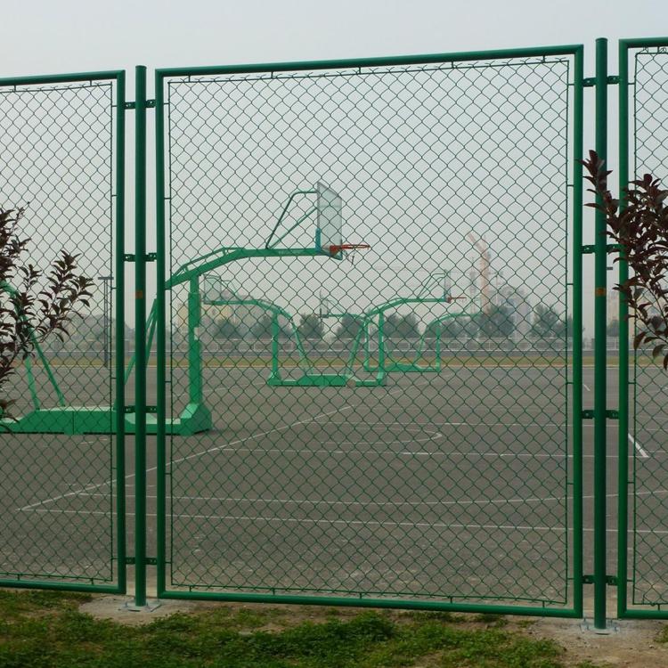 訂購高網隔離墻球場圍欄網聯系慕源質量優