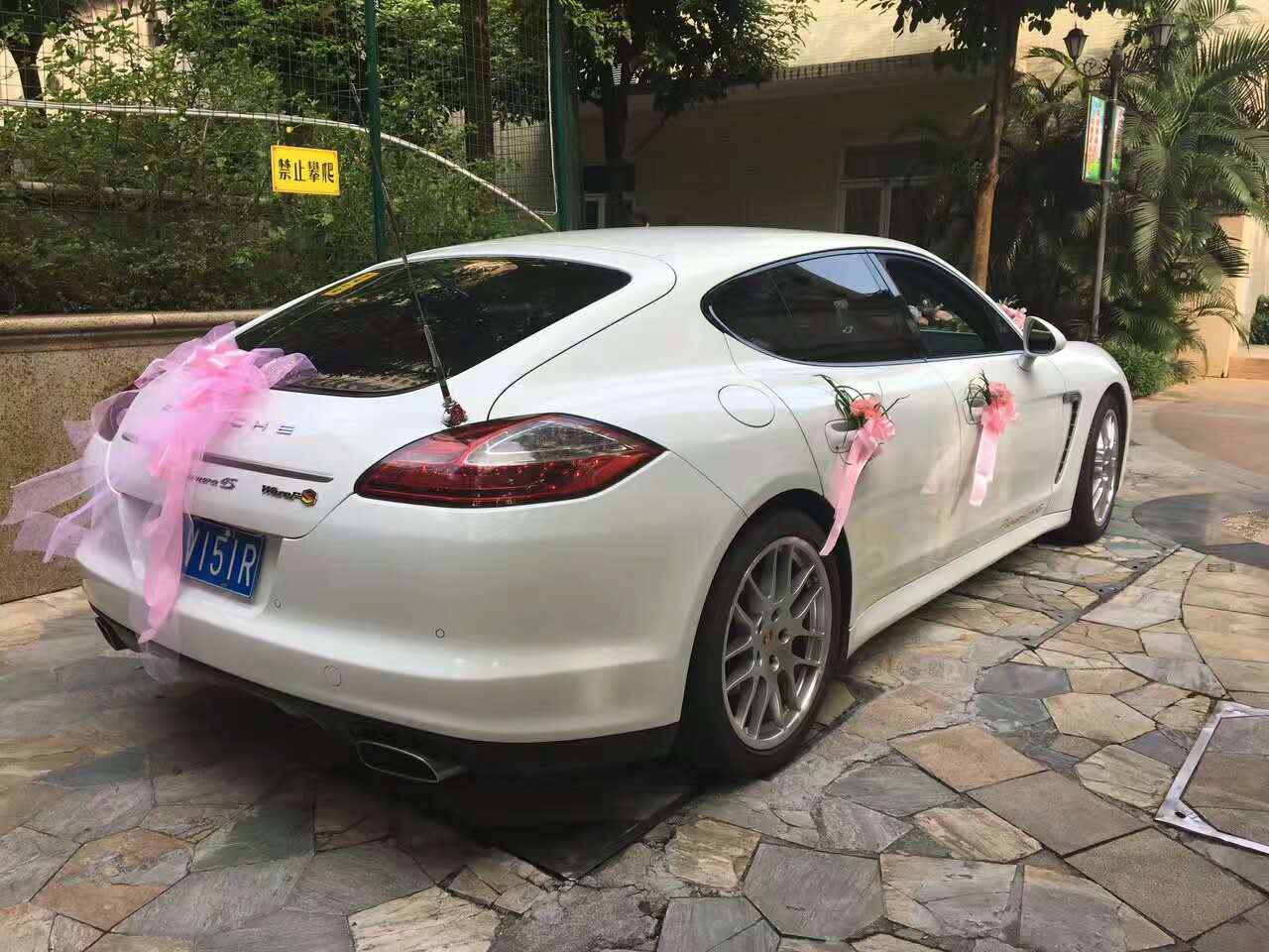 廣州番禺區網上租車 廣州gd車租賃 婚車租賃廣州 