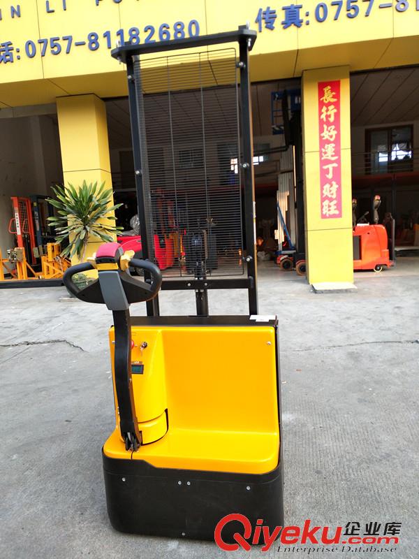 步行式全電動(dòng)堆高機(jī)原始圖片3
