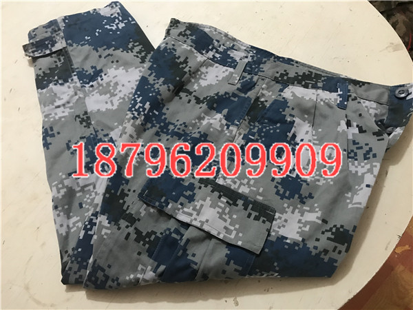 二手林地迷彩大衣多少錢