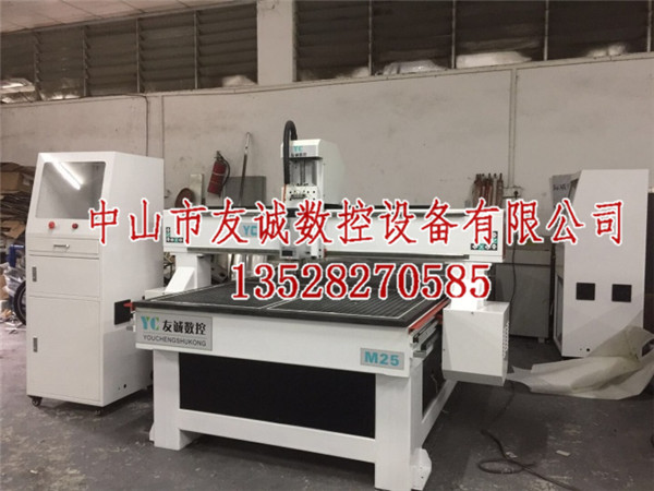 小欖亞克力廣告雕刻機(jī)哪里有賣的