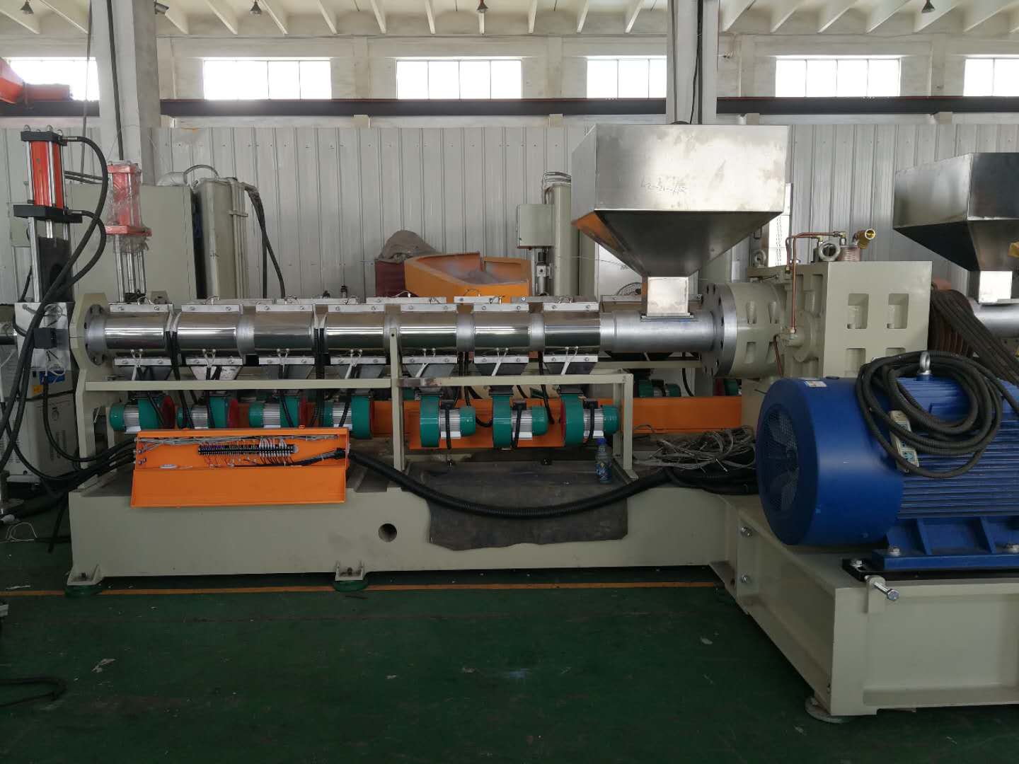供應玖德隆機械JDL-150塑膠跑道片材擠出機